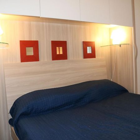 Enticing Holiday Home In Lazise With Swimming Pool Luaran gambar