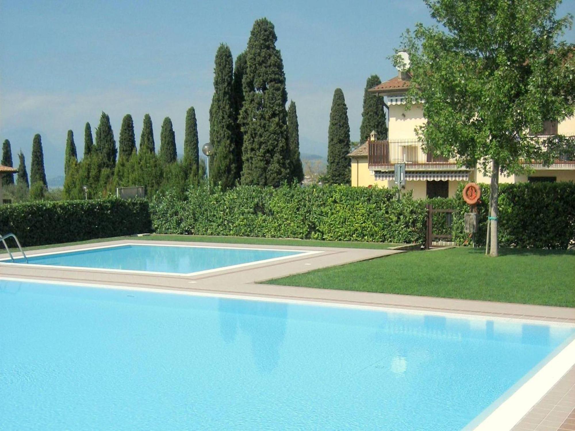 Enticing Holiday Home In Lazise With Swimming Pool Luaran gambar