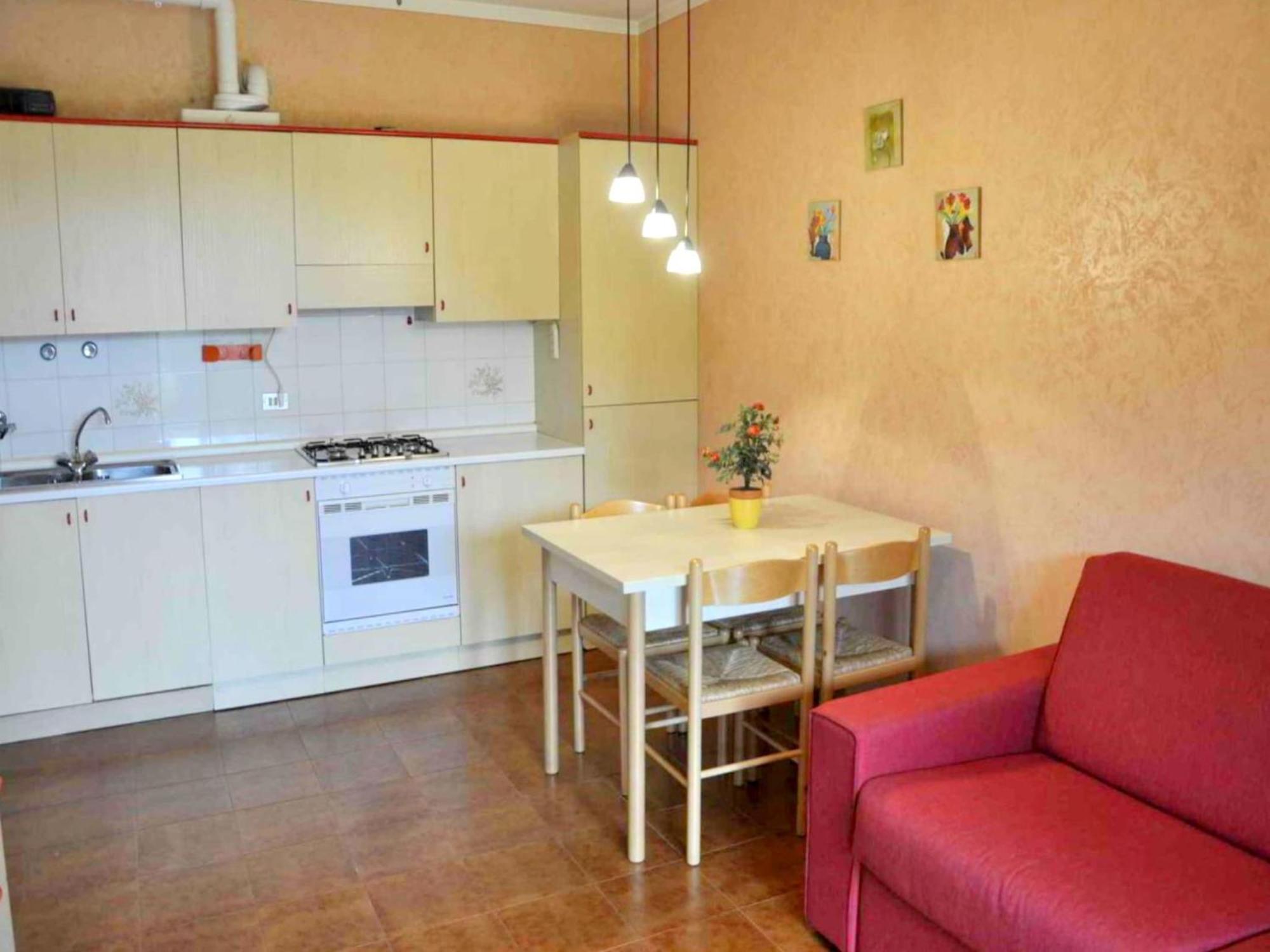 Enticing Holiday Home In Lazise With Swimming Pool Luaran gambar