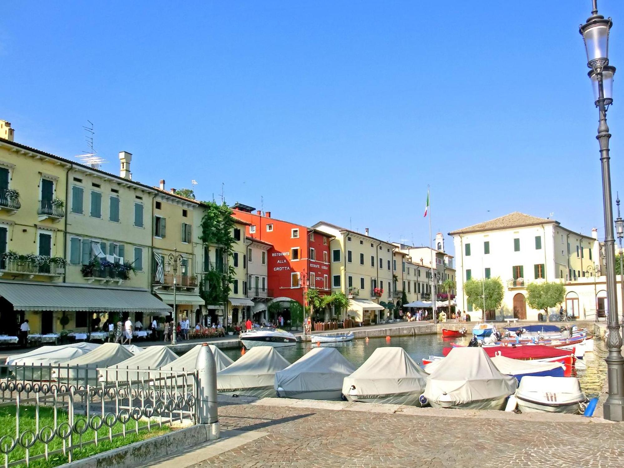 Enticing Holiday Home In Lazise With Swimming Pool Luaran gambar