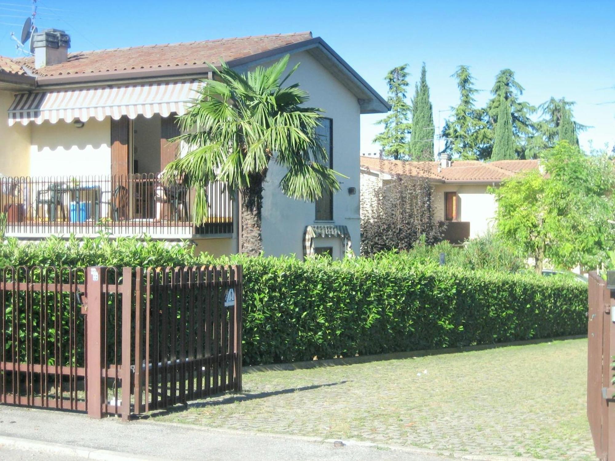 Enticing Holiday Home In Lazise With Swimming Pool Luaran gambar